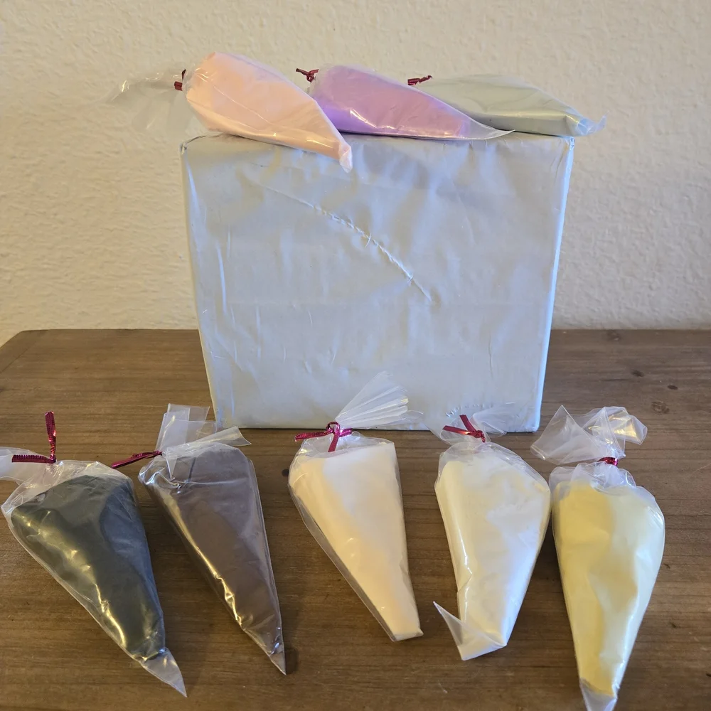 Set‎ of 8 Colored Piping Bags – Craft or Display Use Only